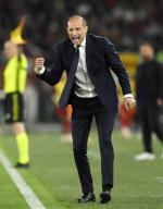 (240506) -- ROME, May 6, 2024 (Xinhua) -- Juventus\' head coach Massimiliano Allegri gestures during a Serie A football match between Roma and Juventus in Rome, Italy, May 5, 2024. (Photo by Augusto Casasoli\/Xinhua