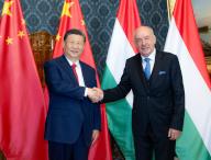 (240509) -- BUDAPEST, May 9, 2024 (Xinhua) -- Chinese President Xi Jinping holds talks with Hungarian President Tamas Sulyok at the Sandor Palace in Budapest, Hungary, May 9, 2024. (Xinhua\/Zhai Jianlan
