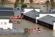 (240510) -- JINHUA, May 10, 2024 (Xinhua) -- Emergency response personnel conduct rescue operations during a drill in Jinhua City, east China