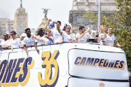 (240513) -- MADRID, May 13, 2024 (Xinhua) -- Players of Real Madrid celebrate with their trophy as they parade on a bus during a ceremony of Real Madrid
