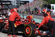 (240518) -- IMOLA, May 18, 2024 (Xinhua) -- Pit lane staff work for Ferrari