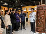 (240518) -- BEIJING, May 18, 2024 (Xinhua) -- This undated file photo shows college students visiting the Six Arts Museum in Suzhou, east China
