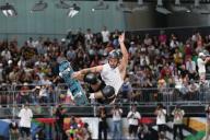 (240519) -- SHANGHAI, May 19, 2024 (Xinhua) -- Pedro Barros of Brazil competes during the men