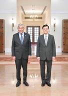 (240523) -- HONG KONG, May 23, 2024 (Xinhua) -- John Lee, chief executive of the Hong Kong Special Administrative Region (HKSAR), meets with visiting Deputy Prime Minister I and Minister of Rural and Regional Development of Malaysia Dato