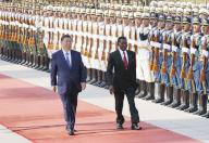 (240528) -- BEIJING, May 28, 2024 (Xinhua) -- Chinese President Xi Jinping holds a welcome ceremony for Teodoro Obiang Nguema Mbasogo, president of the Republic of Equatorial Guinea, at the square outside the east gate of the Great Hall of the People before their talks in Beijing, capital of China, May 28, 2024. Xi held talks with Obiang, who is in China on a state visit, at the Great Hall of the People on Tuesday. (Xinhua/Yao Dawei