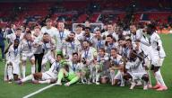 (240602) -- LONDON, June 2, 2024 (Xinhua) -- Players of Real Madrid celebrates with the trophy after winning the UEFA Champions League final match between Real Madrid and Borussia Dortmund in London, Britain, June 1, 2024. (Str\/Xinhua