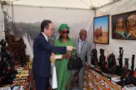 Africa Culture Festival Foreign Minister Cho Tae-yul (L) visits the Angola booth after attending the opening ceremony of the 2024 Africa Culture Festival in Seoul on May 10, 2024. (Yonhap)\/2024-05-10 13:57:18\/ < 1980-2024 YONHAPNEWS AGENCY.